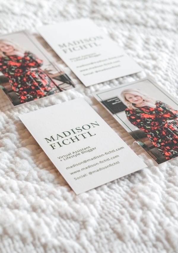 Why Business Owners Should Always Carry Business Cards